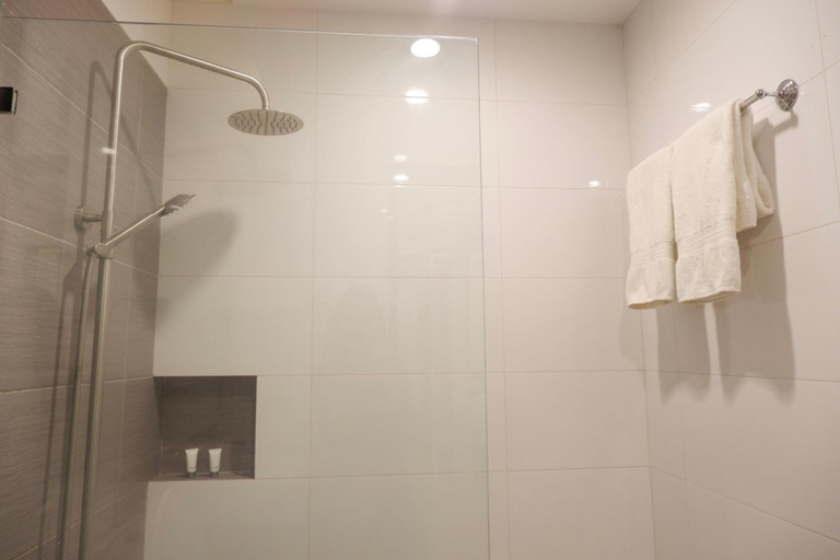 Bathroom, ECCO Suites Baguio, Baguio City