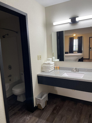 Bathroom 3, Cactus Inn & Suites, Wright