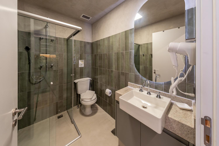 Bathroom 2, BHomy Aimbere, São Paulo