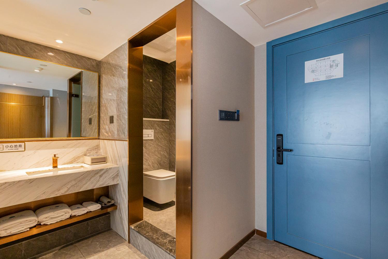 Bathroom 4, ホテル(), Chengdu