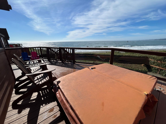 Others 4, Oceanfront Cabin 3 w Jacuzzi Pet Friendly, Del Norte