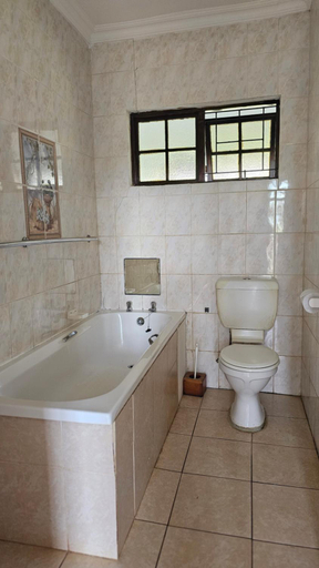 Bathroom 4, Barieta Beach Cottages - Self Catering, Ugu