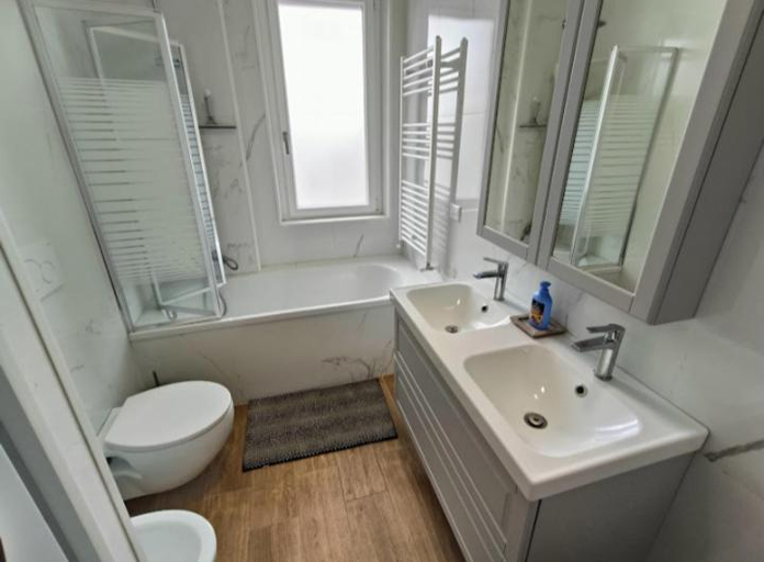 Bathroom 3, Roby' s house, Viterbo