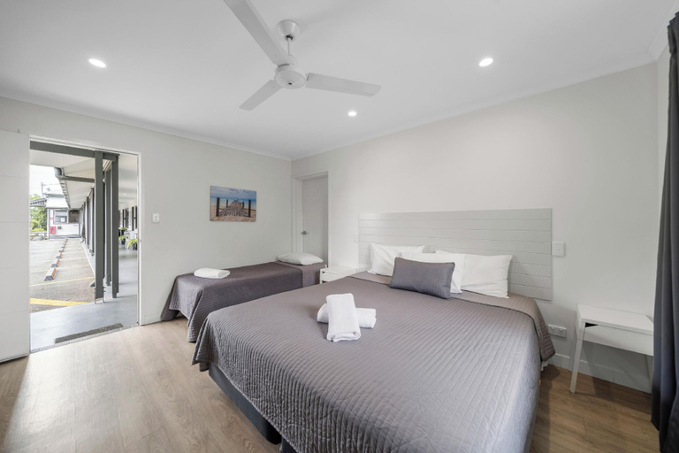 Bedroom 2, Verandah Motel, Cooloola - Gympie only