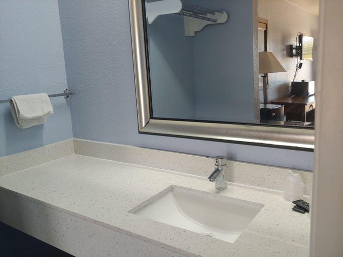 Bathroom 4, Brooks City Executive Inn, Bexar