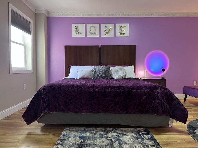 Bedroom 3, Rodeway Inn, Bristol