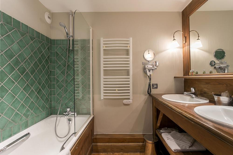 Bathroom 3, Hotel Kandahar, Savoie