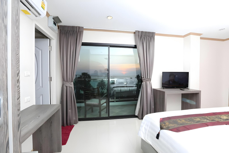 Bedroom 3, Sunlight Hotel, Pattaya