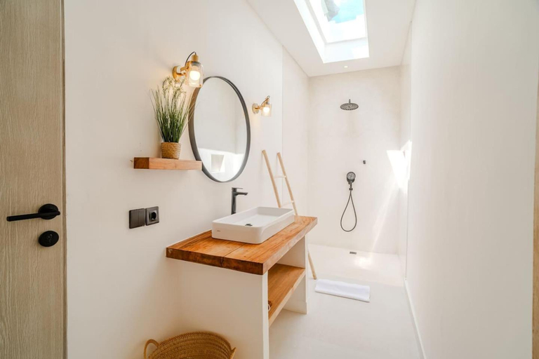 Bathroom 2, Majys 3 Villa by Tasvan, Badung