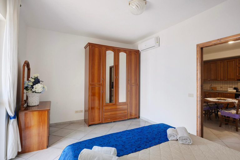 Bedroom 2, Villa Azzurra, Napoli