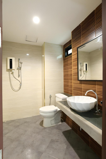 Bathroom 4, Sunlight Hotel, Pattaya