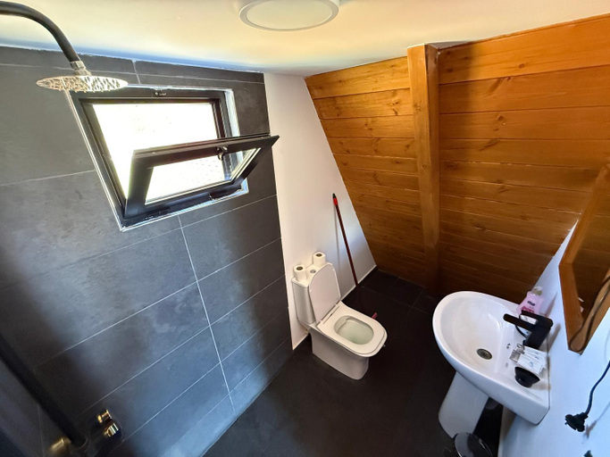 Bathroom, Thethi Villas, Shkodrës