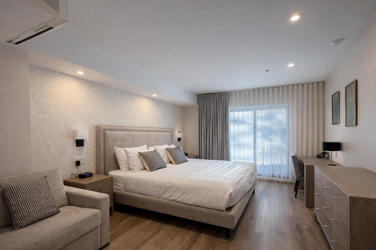 Bedroom 3, Chateau Morritt, Les Laurentides