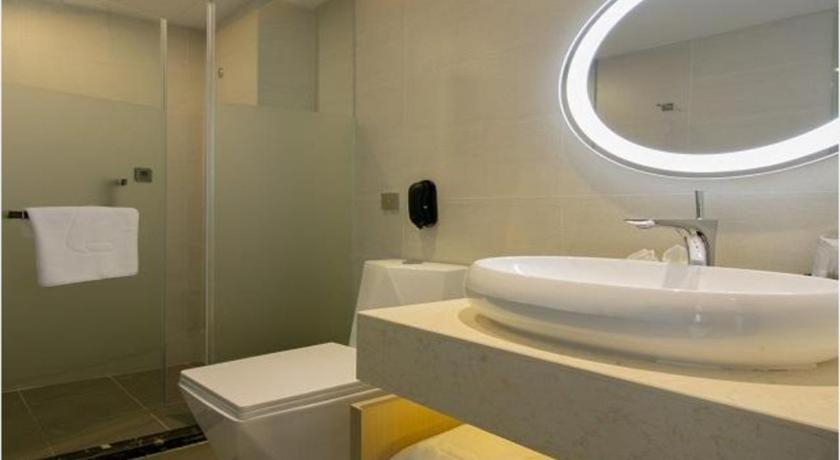 Bathroom 3, Lavande Hotels·Qingyuan Jinbiwan, Qingyuan