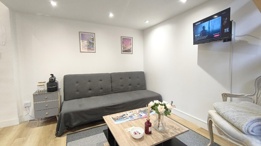 Others 5, Appartement port et vieux Nice Direct from Airport by tramway, Alpes-Maritimes