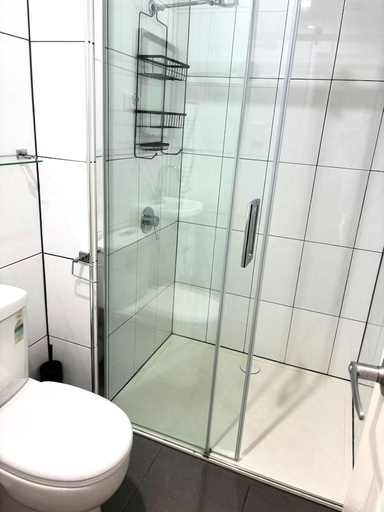 Bathroom 3, Grand Hotel Mount Morgan, Mount Morgan