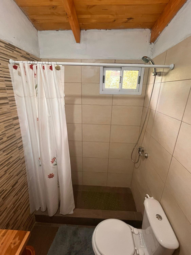 Bathroom 2, Max, Lago Argentino