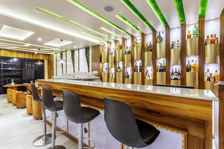 Food & Drinks 3, Accom Hotel, Mechi