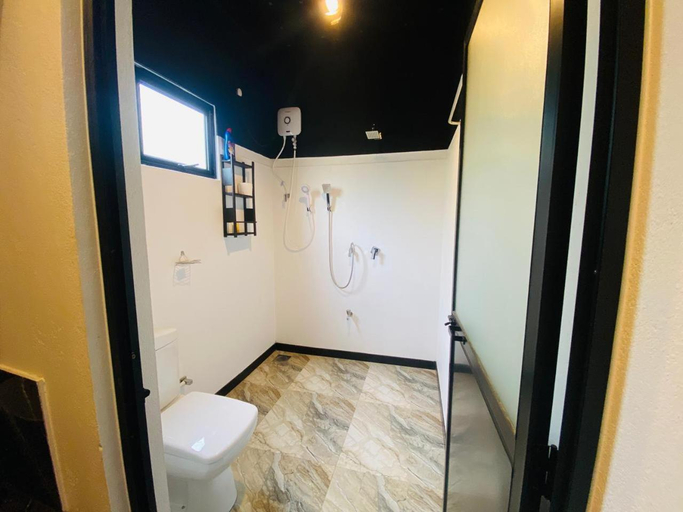 Bathroom 3, Unakuruwa silent beach villa, Tangalle