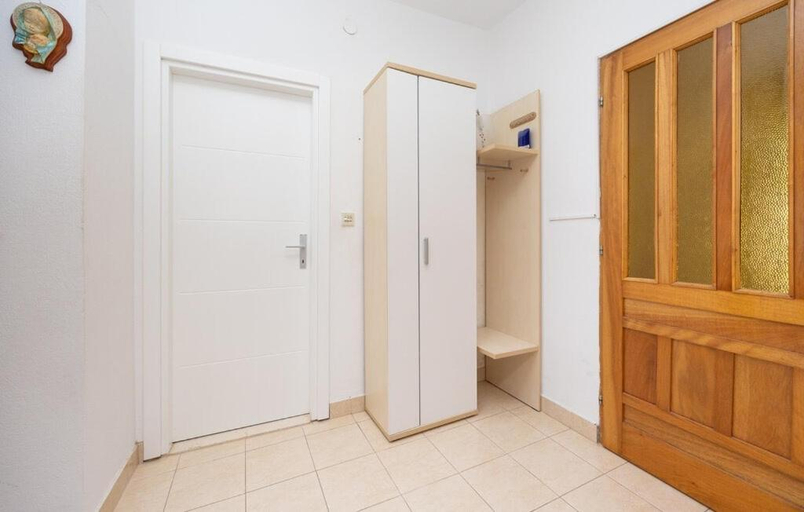 Others 5, Apartman Jana, Trogir