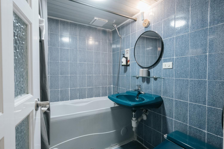 Bathroom 3, Meworld Hotel - Zhongshan, Taipei City