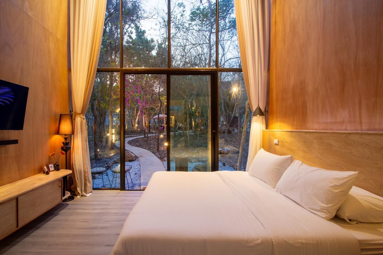 Bedroom 2, ISSARA Bar&House, Pattaya