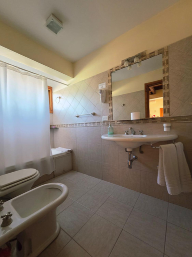 Bathroom 3, Ayelen Andina, Futaleufú
