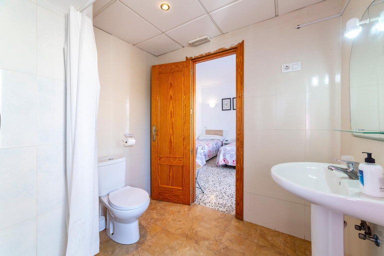 Bathroom 2, Hostal Moya, Almería