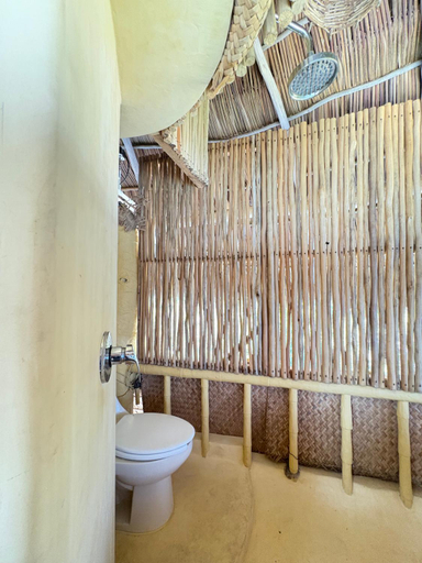 Bathroom 2, Tia Adriana, Compostela