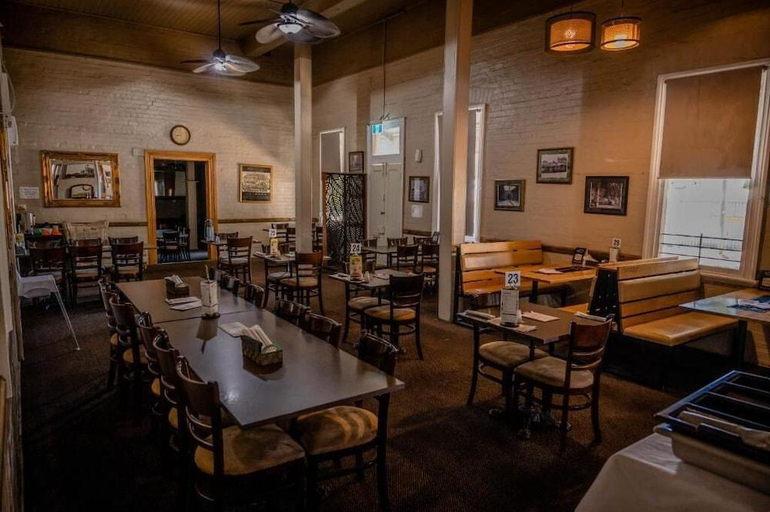 Food & Drinks 4, Grand Hotel Mount Morgan, Mount Morgan