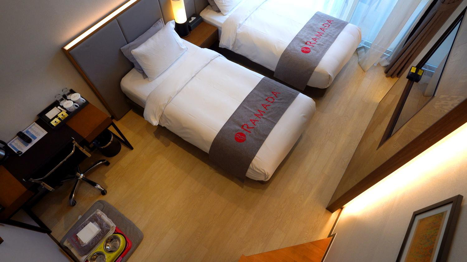 Bedroom 2, Ramada Hotel & Suites by Wyndham Gangwon Pyeongchang, Pyeongchang
