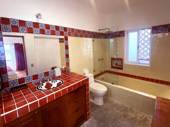 Bathroom 2, Zihil Ha Hotel, Cozumel