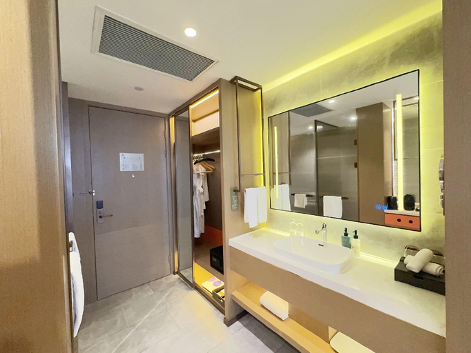 Bathroom 3, Novotel Xian The Bell Tower, Xi'an