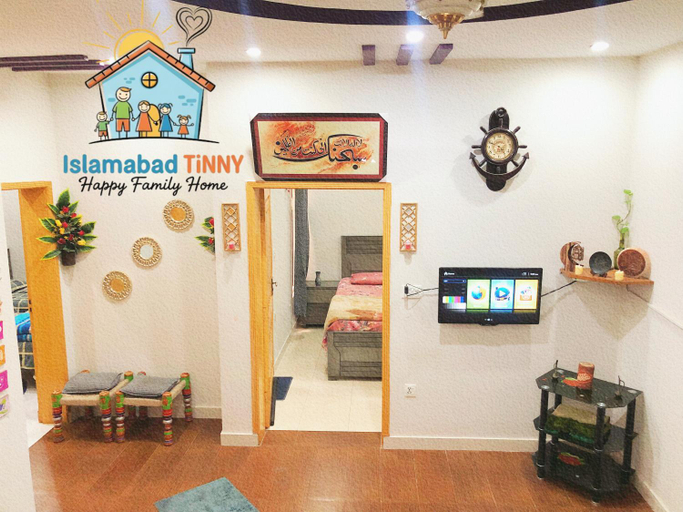 Shared lounge/TV area 4, Islamabad Tinny Happy Family Home, Islamabad