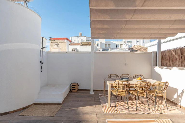 Others 5, Attic Oasis, Málaga