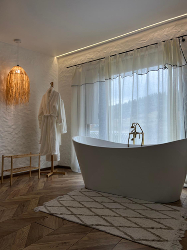 Bathroom 3, Villa Pelahia, Skolivs'kyi