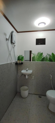 Bathroom 5, RC Hutspot Tourist Inn, San Francisco