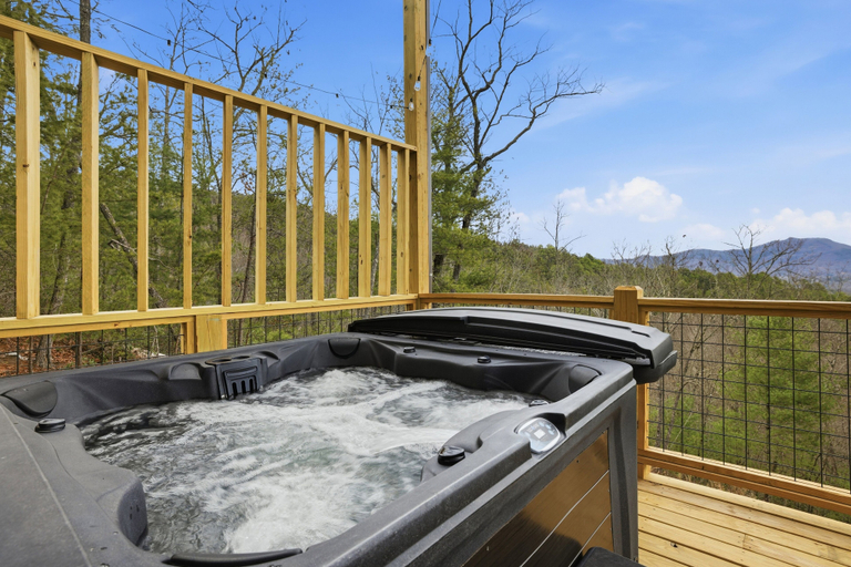Outdoor spa tub 4, Three Pines 2 Bedroom Home, Sevier