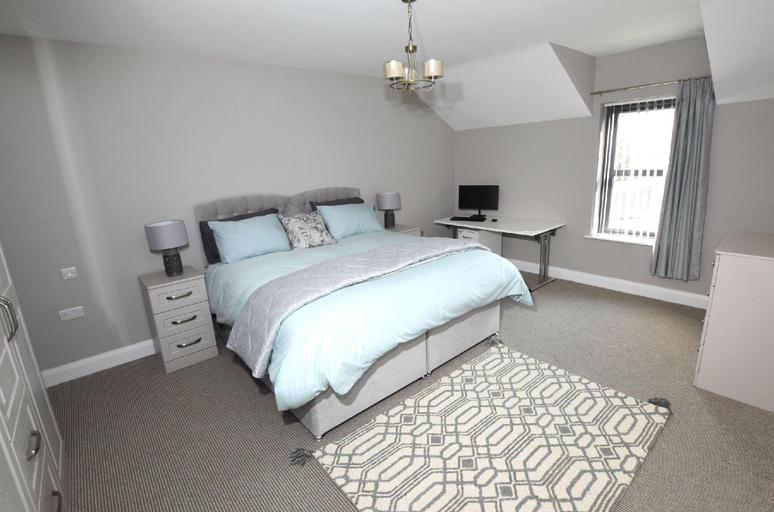 Bedroom 2, Homestead Hillsborough 3 BR Apartment, Lisburn and Castlereagh