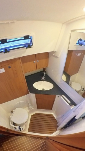 Bathroom 2, Rock And Roots Experience, Terre-De-Haut