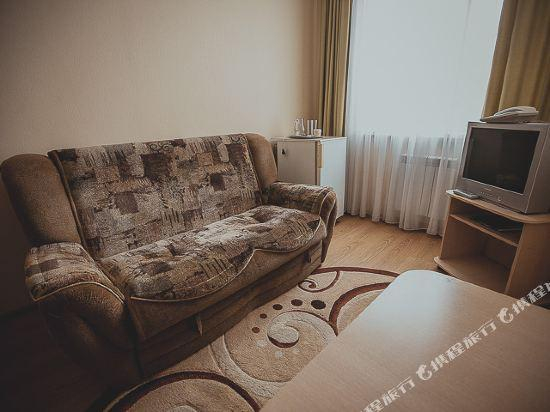Others 4, Hotel Novaya, Novousmanskiy rayon