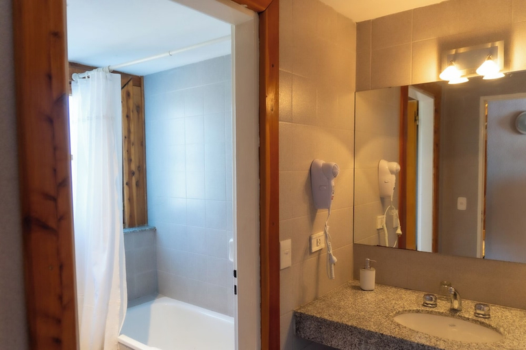 Bathroom 3, Apart del Lago, Bariloche