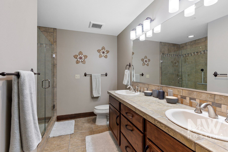 Interior 3, RC 2051 207, Kootenai