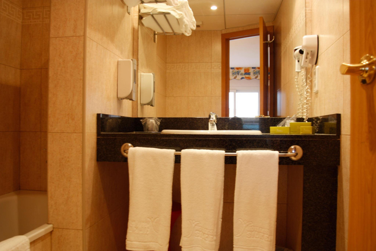Bathroom 5, Canada Palace, Tarragona