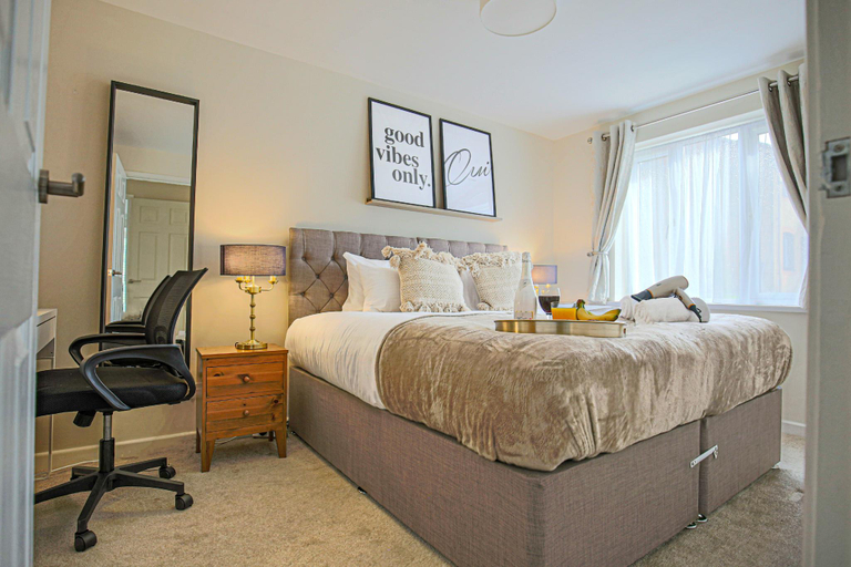 Bedroom 2, Lowndes House - Close to City Centre - FreeParking, Milton Keynes