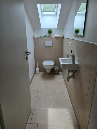 Bathroom 2, Landgasthof Gansberg, Rhein-Neckar-Kreis