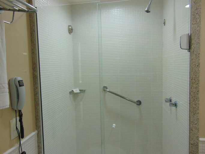 Bathroom 5, Mercure Macae, Macaé