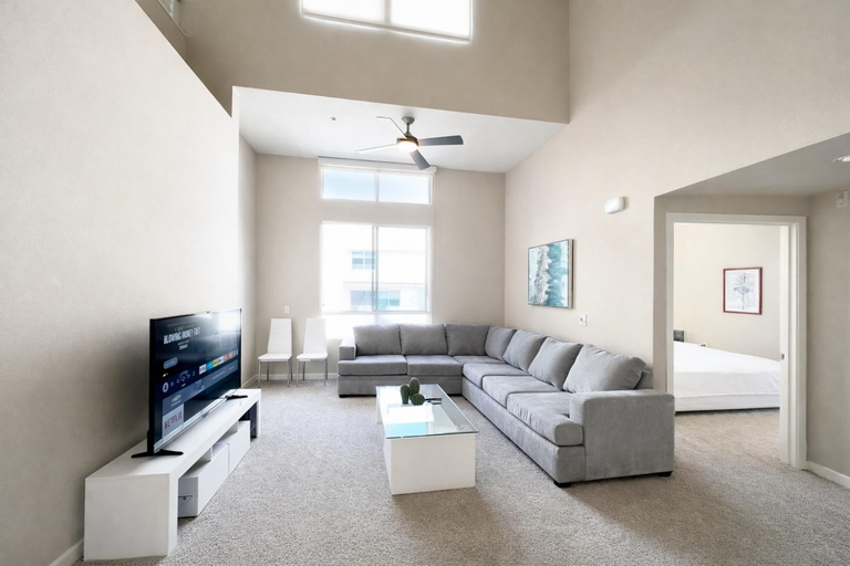 Others 5, Luxury Residence Loft 3 Beds with Pool and Gym, Los Angeles