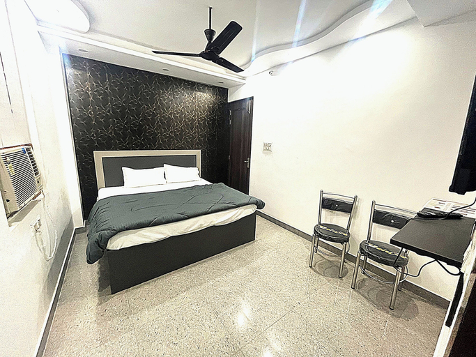 Room 2, Hotel Shivaay Inn, Kanpur Nagar