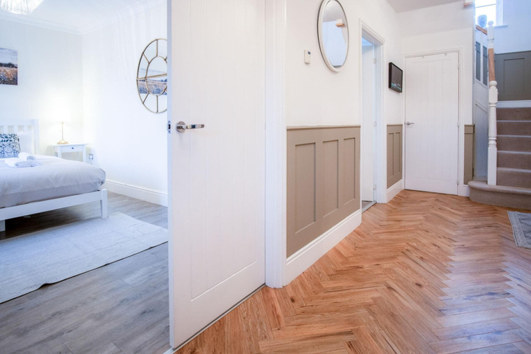 Interior entrance 5, Ty Whiteford - 6 Bed Holiday Home - Llanrhidian, Swansea